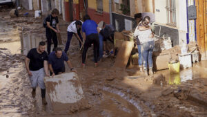 Nach der Flut: Suche nach Vermissten in Spanien