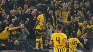 Dortmund fast wie Bayern München