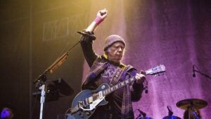 Neil Young tritt nach Boykott doch in Glastonbury auf