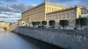 Ausgerutscht: Soldat in Stockholm verletzt sich mit Bajonett